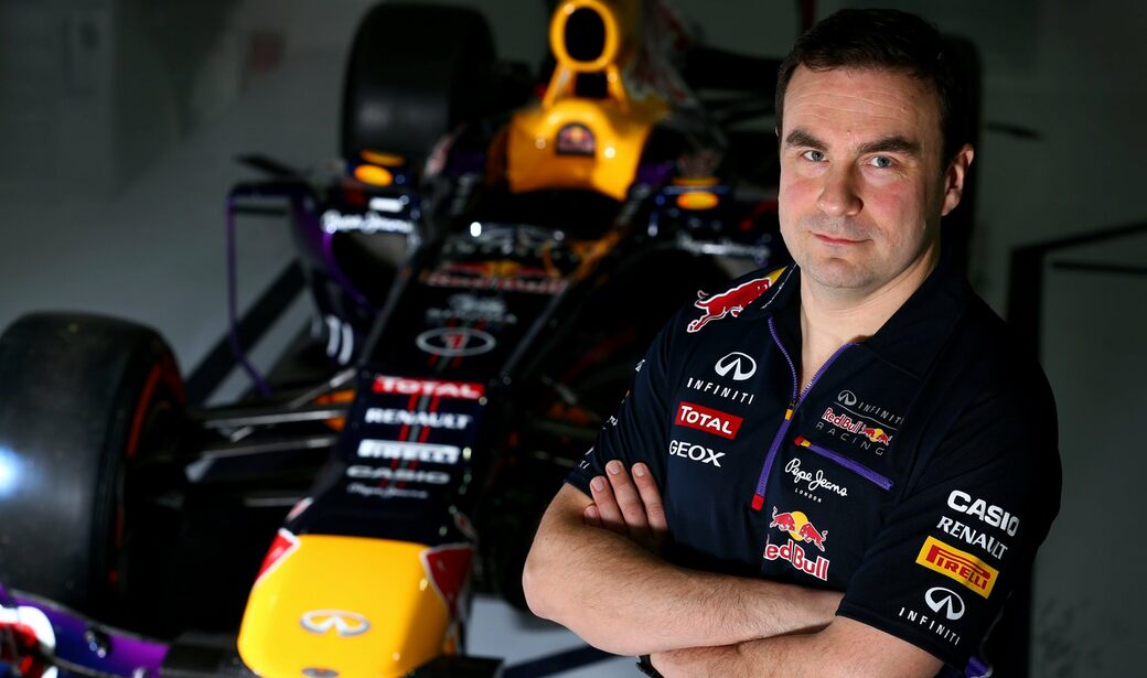 Red Bull судится с экс-сотрудником, который заключил контракт с Aston Martin