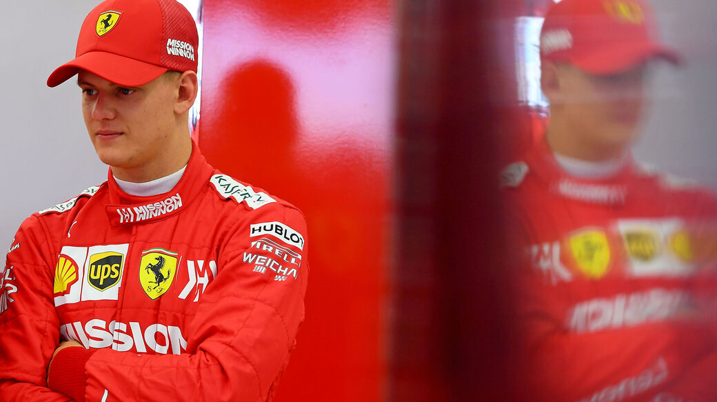 Никита Мазепин и Мик Шумахер будут готовиться к новому сезону на симуляторе Ferrari