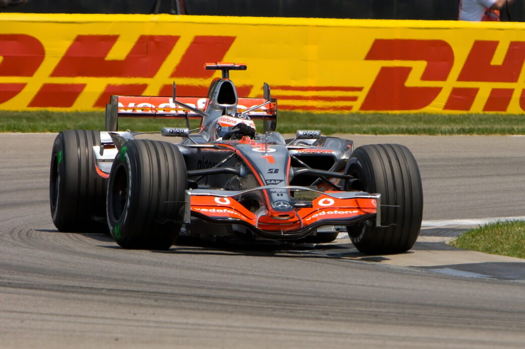 Педро де ла Роса вспоминает, как помог McLaren увести Алонсо из Renault